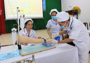 Chính sách và giải pháp hỗ trợ sự phát triển ngành Điều dưỡng Chính sách và giải pháp hỗ trợ sự phát triển ngành Điều dưỡng